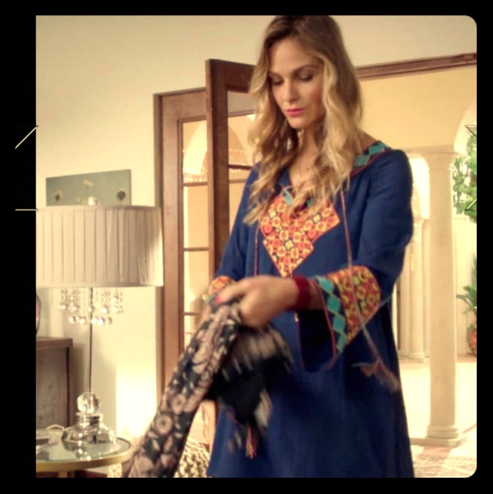 Pia Pauro  worn by  Beau Garrett